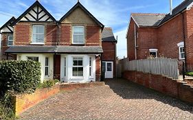 Redbutt House, Freshwater, 3 Bedrooms, Wifi, Garden